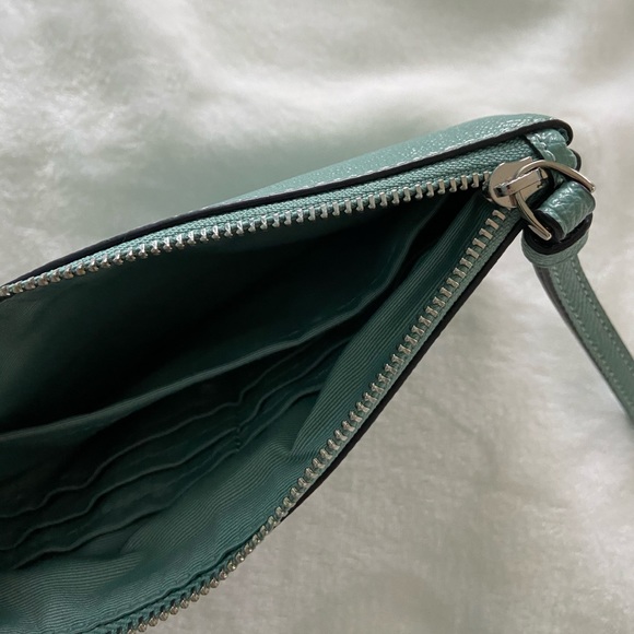 Coach wristlet - Picture 5 of 5